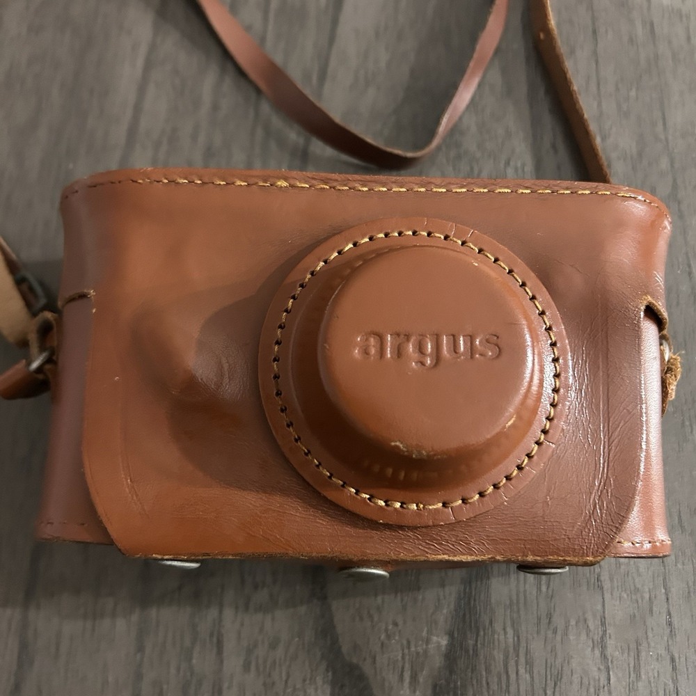 Vintage Argus C3 Rangefinder Camera USA with Brown Leather Pouch Untested
